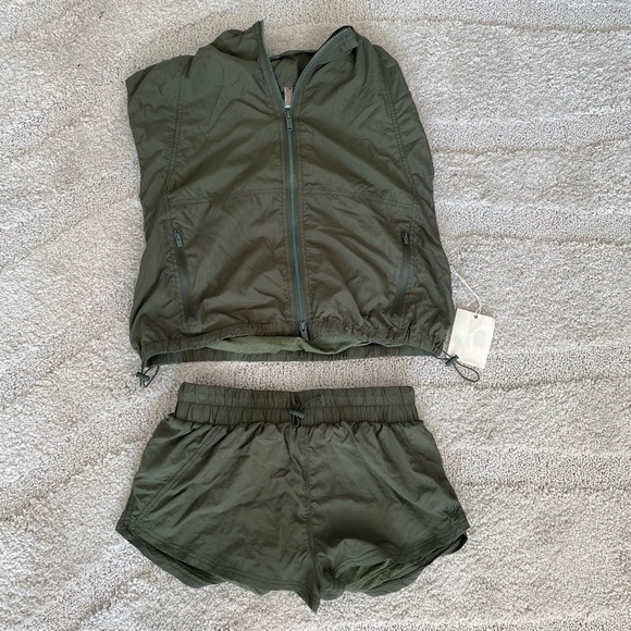 Matching free people set - Picture 1 of 4